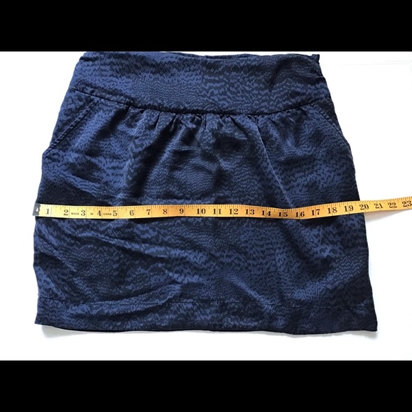 💖Host Pick💖 Tommy silk mini skirt with pockets! - Picture 6 of 10